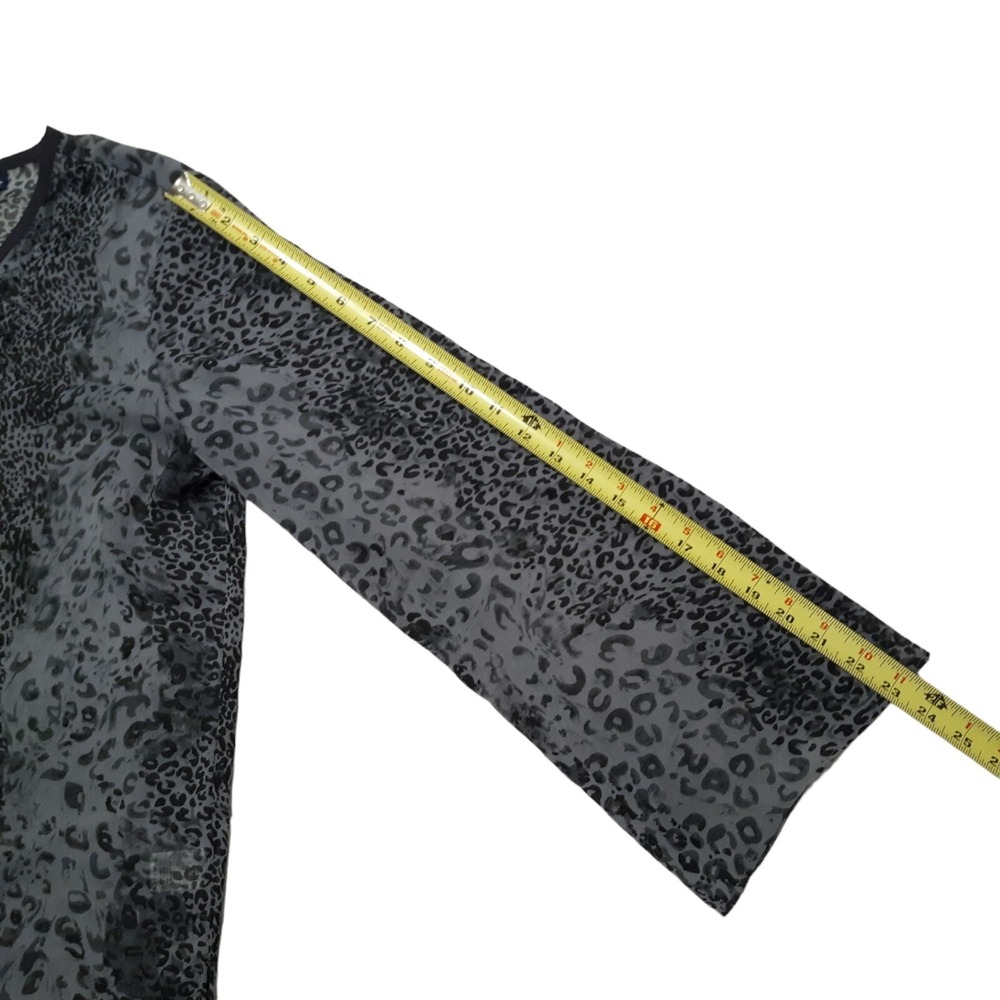 Susan‎ Graver Style Blouse Womans Small Leopard Print V Neck Long Sleeve Top - Picture 6 of 15